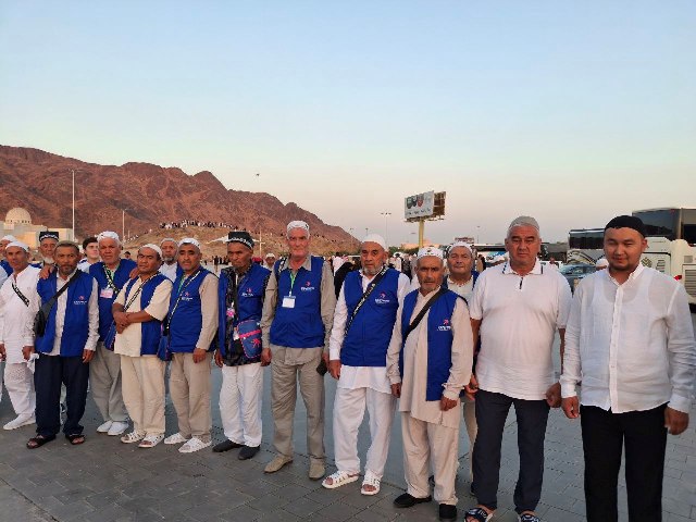  Non perdere l'occasione unica di purificare la tua anima e trovare la pace interiore con il pellegrinaggio dell'Umra. Le date per il 2026 si stanno esaurendo velocemente! Affrettati a prenotare con Centrum Holidays: i nostri posti per La Mecca e Medina, con alloggi di lusso e assistenza esperta, sono limitati. Non rimandare il viaggio della tua vita. Chiama subito il +998 77 193 9999 o potresti perdere l'opportunità di un'esperienza che ti cambierà per sempre! Taomlar 1 | umra.org.uz - Umra Safari 2026