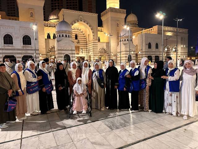  Non perdere l'occasione unica di purificare la tua anima e trovare la pace interiore con il pellegrinaggio dell'Umra. Le date per il 2026 si stanno esaurendo velocemente! Affrettati a prenotare con Centrum Holidays: i nostri posti per La Mecca e Medina, con alloggi di lusso e assistenza esperta, sono limitati. Non rimandare il viaggio della tua vita. Chiama subito il +998 77 193 9999 o potresti perdere l'opportunità di un'esperienza che ti cambierà per sempre! Taomlar 1 | umra.org.uz - Umra Safari 2026